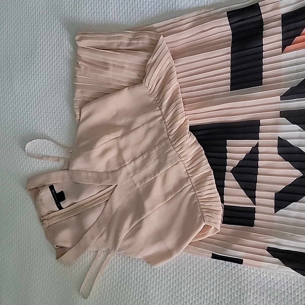 Womens French Connection Chiffon Dress Size 8, long flowy  Boho Geo print,New